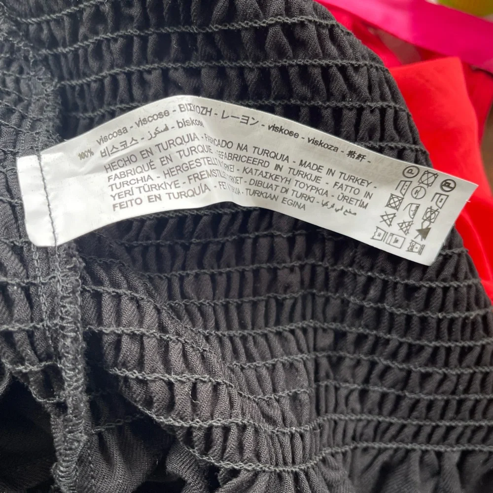 Zara Black Smocked Crop Top - Picture 4 of 4